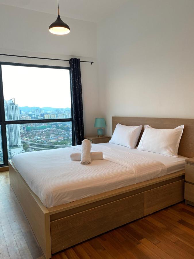 Reizz Residence By Leo Suites Куала-Лумпур Экстерьер фото