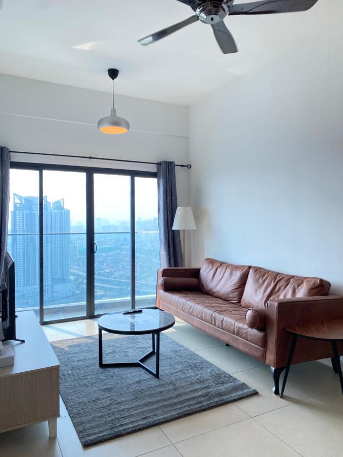 Reizz Residence By Leo Suites Куала-Лумпур Экстерьер фото
