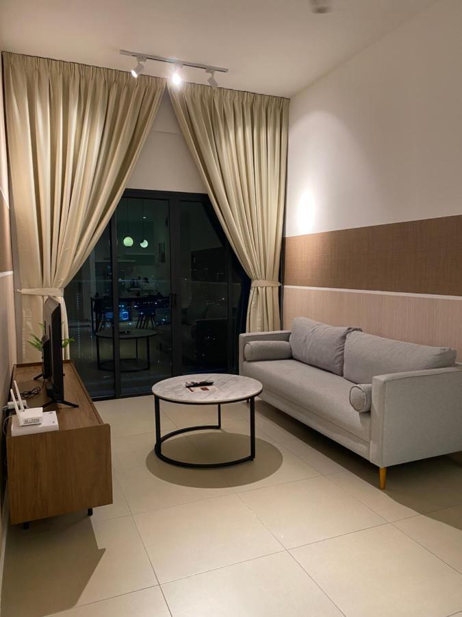 Reizz Residence By Leo Suites Куала-Лумпур Экстерьер фото