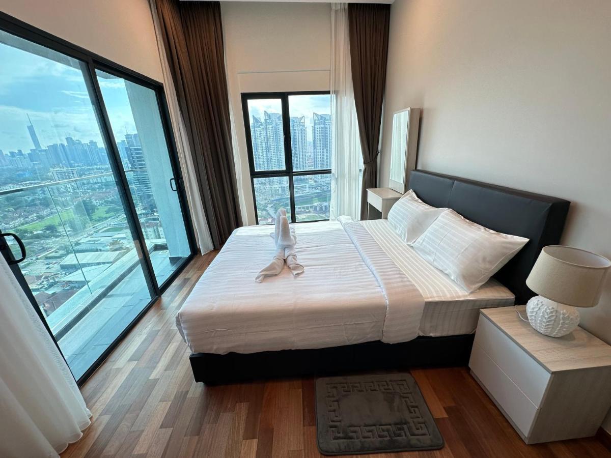 Reizz Residence By Leo Suites Куала-Лумпур Экстерьер фото